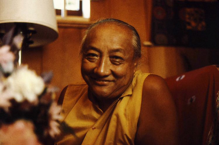 Dilgo Khyentse FileHis Holiness Dilgo Khyentse Rinpoche39s broad smile