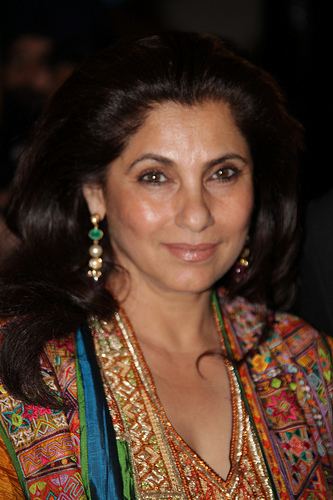 Dimple Kapadia Dimple39s Cameo on Akshay39s Film BollySpicecom