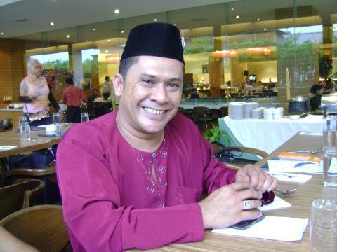 Din Beramboi Din Beramboi Wikipedia Bahasa Melayu ensiklopedia bebas