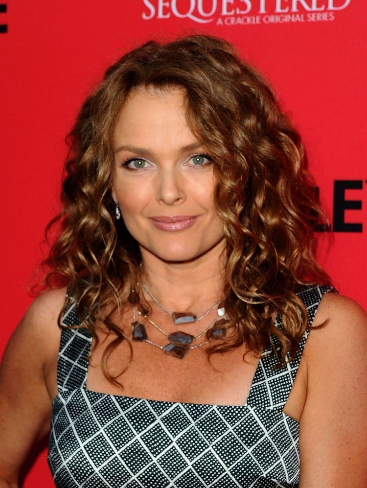 Dina Meyer Dina Meyer Bio