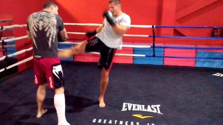 Dino Belošević Miro Jurac Dino Beloevi kickboxing pads workoutCroatian Combat