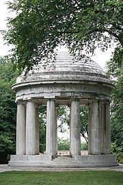 District of Columbia War Memorial httpsuploadwikimediaorgwikipediacommonsthu