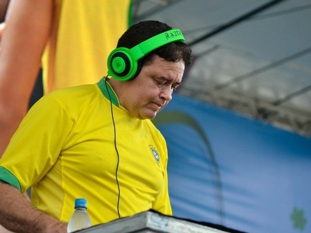 DJ Marlboro G1 Em Manaus DJ Marlboro elege funk Pas do Futebol como hit da