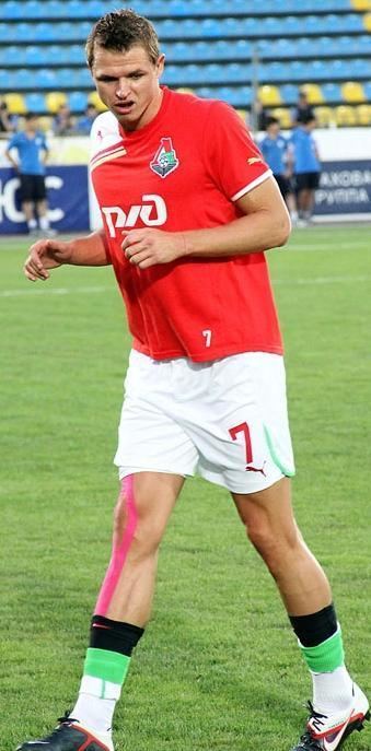 Dmitri Tarasov (footballer) DmitriTarasov2011jpg