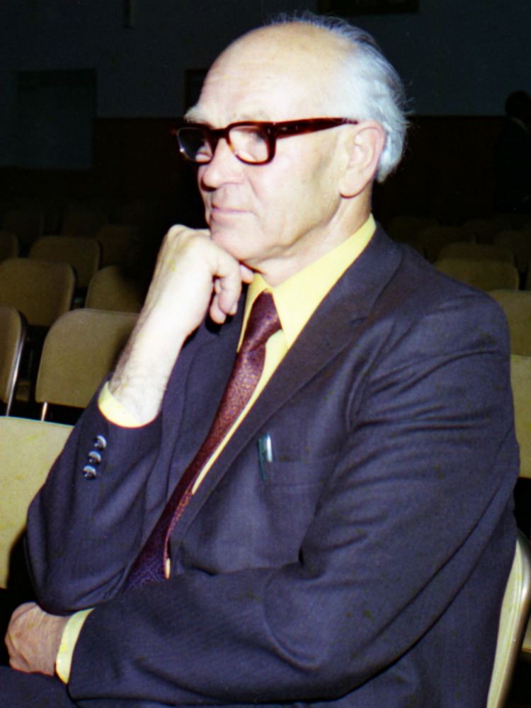 Dmytro Nytczenko httpsuploadwikimediaorgwikipediacommonsthu
