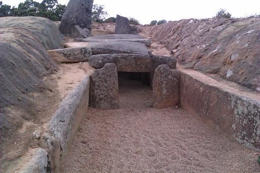 Dolmen del prado de Lácara La Iberia Mgica El dolmen del Prado de Lcara La Nava de Santiago