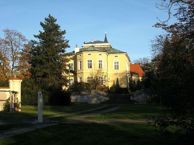 Dolní Počernice (château)