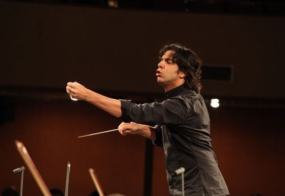 Domingo Hindoyan Cheltenham Domingo Hindoyan Conducts Beethoven