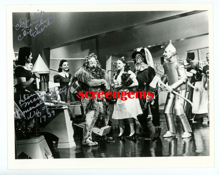 Dona Massin The Wizard of Oz signed photo Dona Massin Emerald City actress