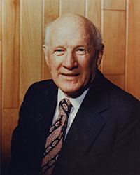 Donald McKenna (philanthropist) httpsuploadwikimediaorgwikipediacommonsff