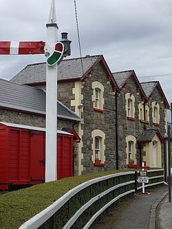 Donegal railway station httpsuploadwikimediaorgwikipediacommonsthu