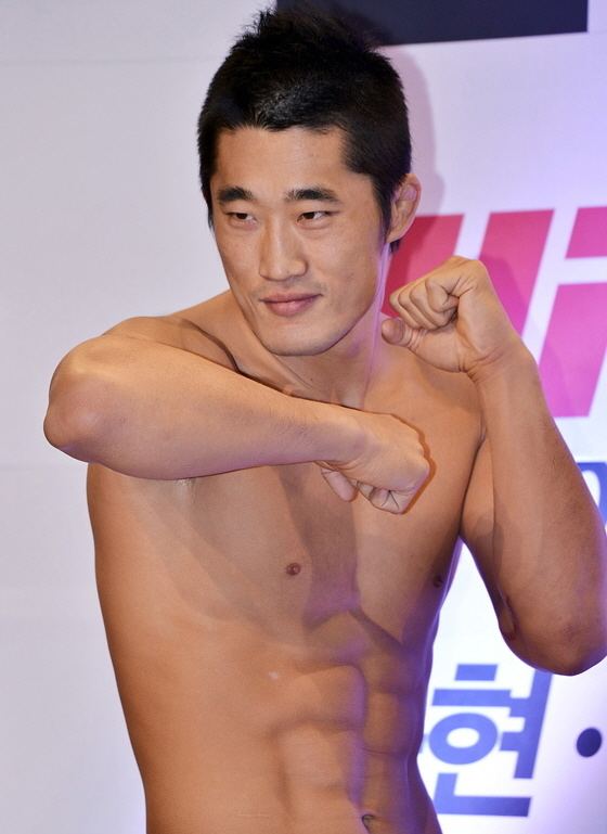 Dong Hyun Kim httpsuploadwikimediaorgwikipediacommons22