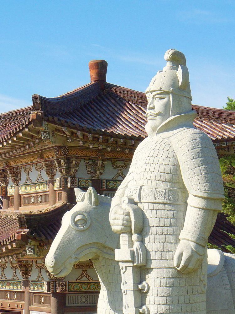 Statue of Tongmyŏng at the Tomb of King Tongmyŏng in Pyongyang