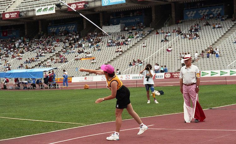 Donna Smith (athlete) FileDonna Smith throwing javelin 1992 Paralympicsjpg Wikimedia