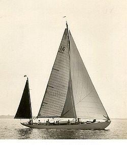 Dorade (yacht) httpsuploadwikimediaorgwikipediacommonsthu