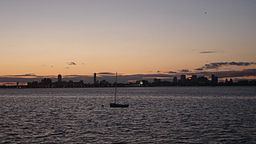 Dorchester Bay (Boston Harbor) httpsuploadwikimediaorgwikipediacommonsthu