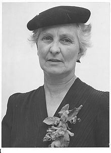 Doris Blackburn httpsuploadwikimediaorgwikipediacommonsthu