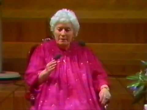 Doris Stokes Doris Stokes The Barbican 1986 110 YouTube