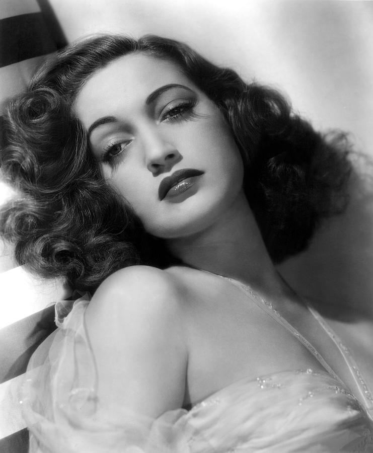 Dorothy Lamour Which one do you prefer Marilyn Monroe or Dorothy Lamour