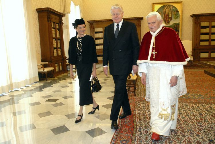 Dorrit Moussaieff Dorrit Moussaieff Photos Photos Pope Benedict XVI Meets With The