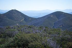 Double Peak (San Diego County, California) httpsuploadwikimediaorgwikipediacommonsthu