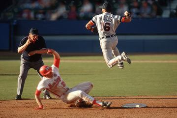 Double play What39s a double play in baseball HowStuffWorks