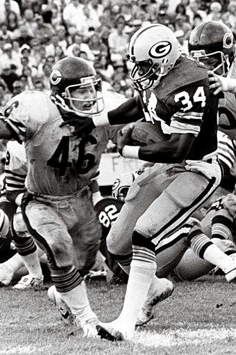 46 Doug Plank. He and Gary Fencik were dubbed The Hit Men.  Chicago bears  football, Nfl football players, Bears football