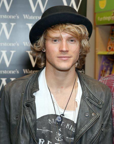 Dougie Poynter McBusted39s Dougie Poynter reveals he39s 39just friends39 with
