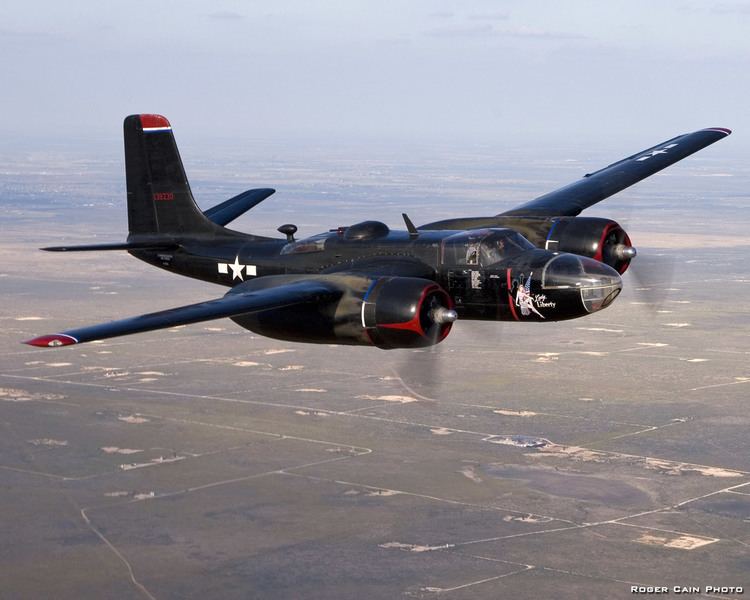 Douglas A-26 Invader httpssmediacacheak0pinimgcomoriginals8a