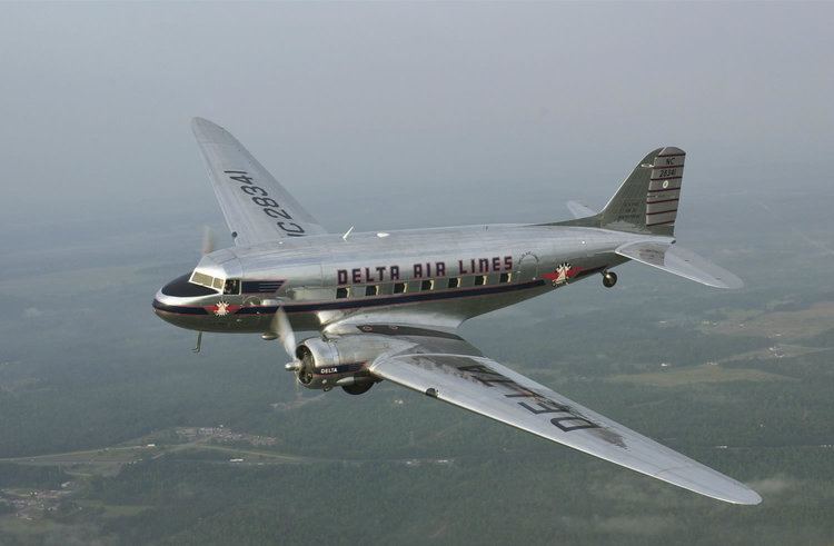 Douglas DC-3 Douglas DC3 picture 01 Barrie Aircraft Museum