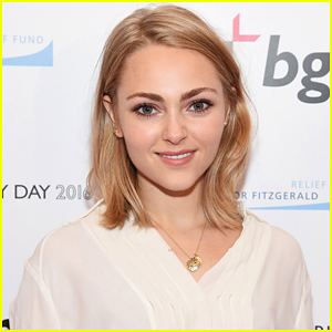 Down a Dark Hall (film) AnnaSophia Robb Nabs Lead In Teen Thriller 39Down a Dark Hall