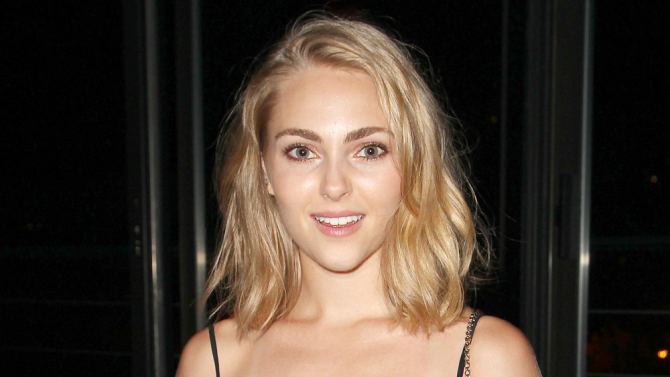 Down a Dark Hall (film) AnnaSophia Robb Starring in 39Down a Dark Hall39 Supernatural Drama