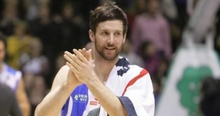 Drake Diener Basket colpo Dinamo ManDrake Diener resta a Sassari