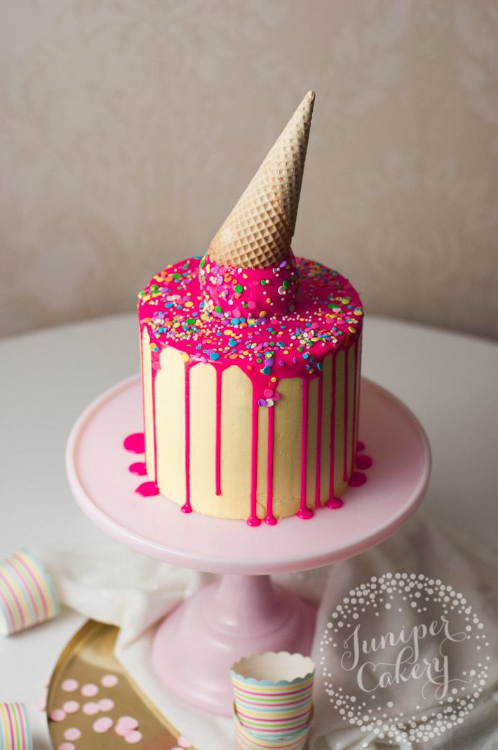 Dripping cake How to Make a Trendy Drip Cake