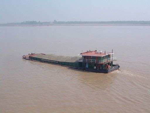 Dry bulk cargo barge