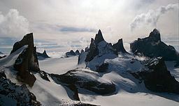 Drygalski Mountains httpsuploadwikimediaorgwikipediacommonsthu