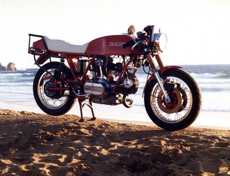 Ducati 860 GT