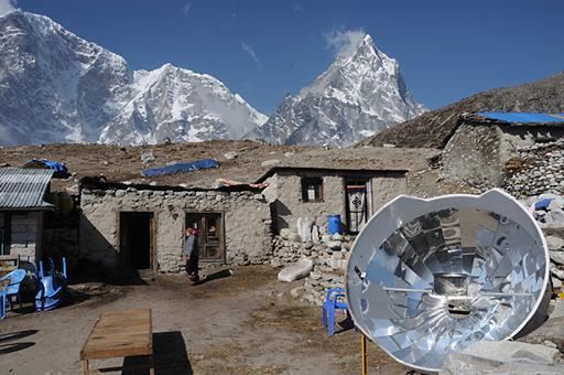 Dughla Solar water heater at Dughla Col and Helene Around the World in