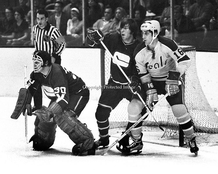Dunc Wilson hockey71jpg Ron Riesterer Photography