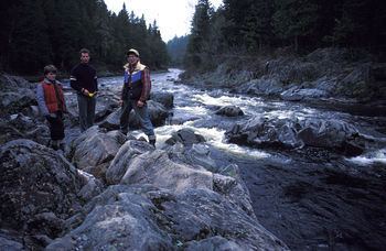 Dungarvon River httpsuploadwikimediaorgwikipediacommonsthu