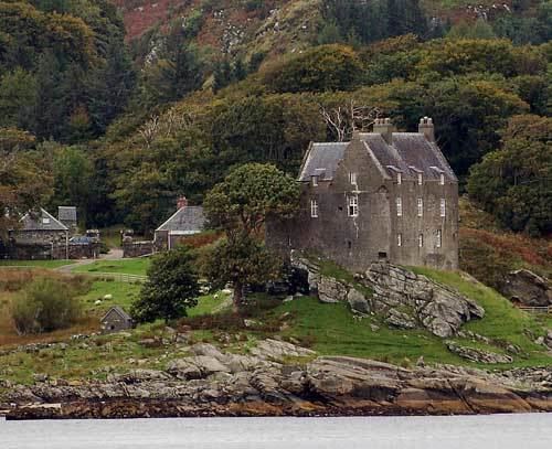 Duntrune Castle Clan MacCallum their Castle and information