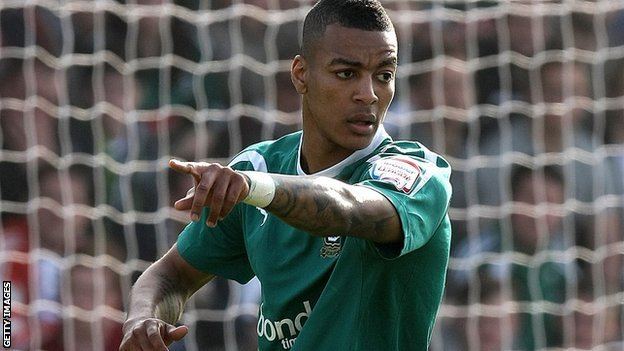 Durrell Berry BBC Sport Durrell Berry extends Plymouth Argyle contract
