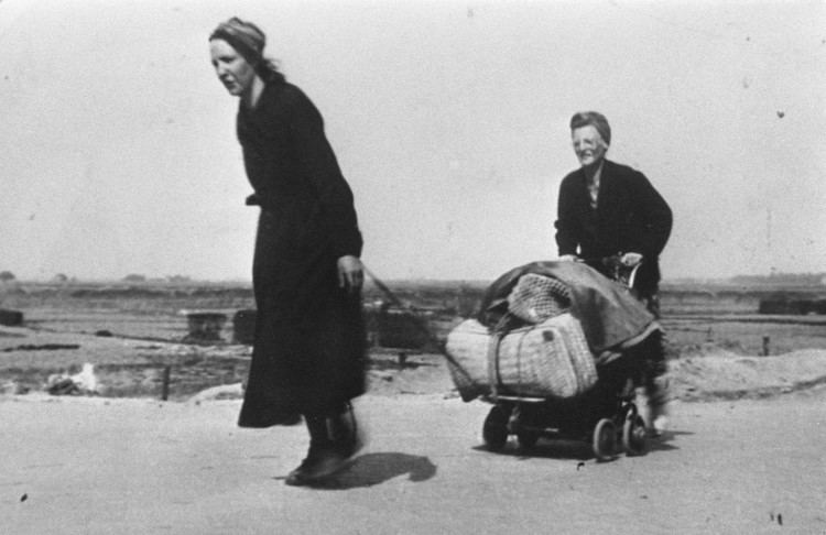 Dutch famine of 1944–45 httpsuploadwikimediaorgwikipediacommonsaa