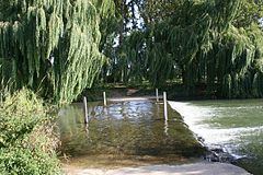 Duxford, Oxfordshire httpsuploadwikimediaorgwikipediacommonsthu