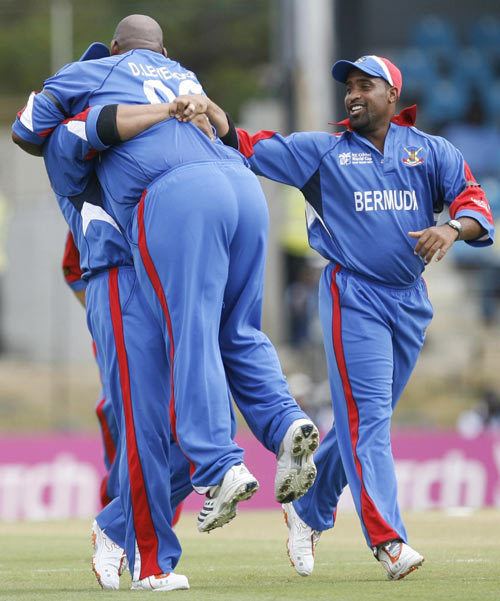 Dwayne Leverock (Cricketer) playing cricket