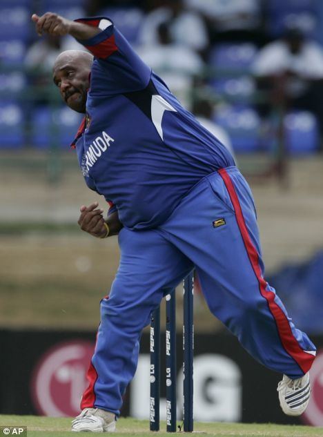 Dwayne Leverock (Cricketer) playing cricket