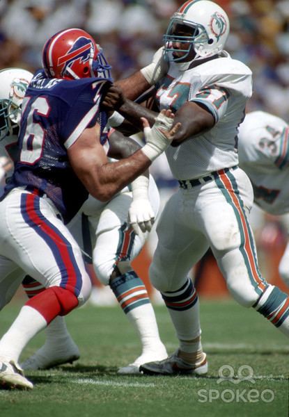 Miami Dolphins on X: On this day in 1998, former center Dwight Stephenson  is elected into the @ProFootballHOF. #FinsUp  / X