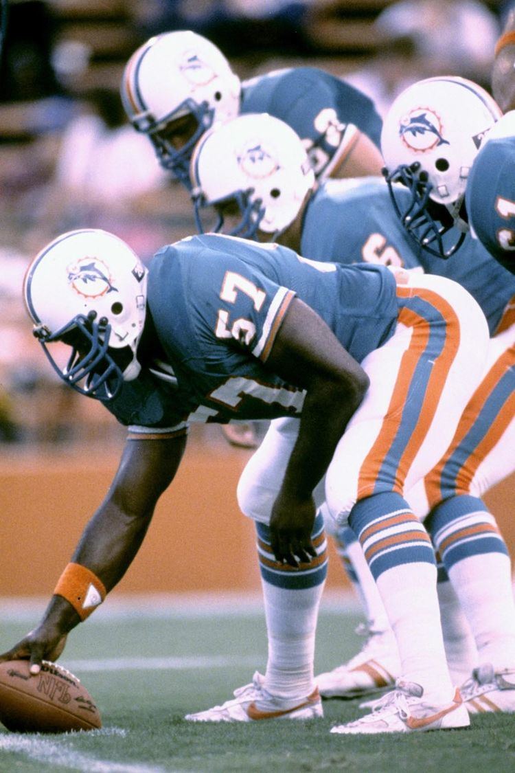 Miami Dolphins on X: On this day in 1998, former center Dwight Stephenson  is elected into the @ProFootballHOF. #FinsUp  / X