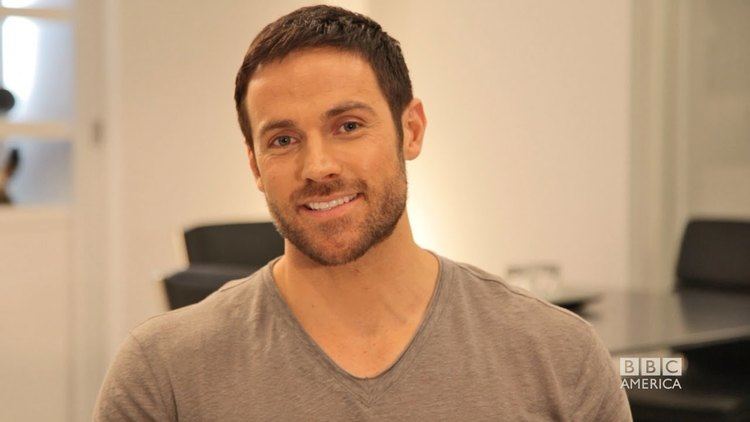 Dylan Bruce DYLAN BRUCE on Ghost Hunting and Truth or Dare ASK OB