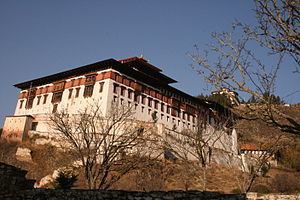 Dzong architecture httpsuploadwikimediaorgwikipediacommonsthu